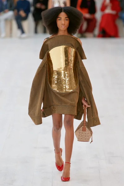Look 13